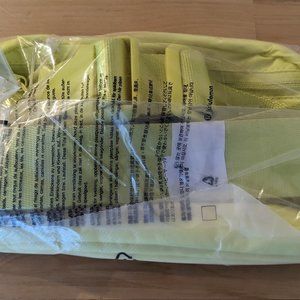 Lululemon - Everywhere Belt Bag 1L (Electric Lemon)